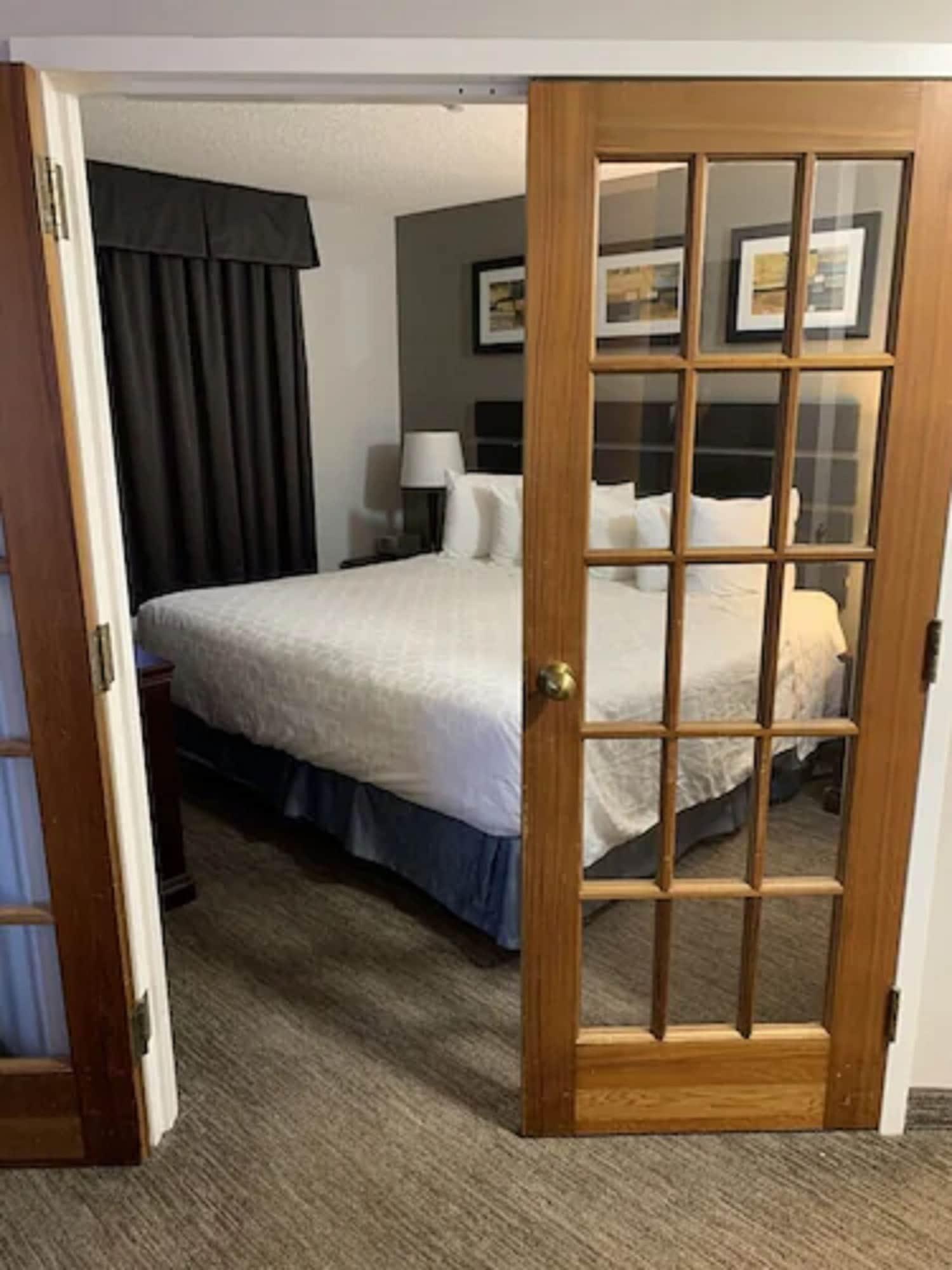 Travelodge Hotel By Wyndham Sudbury Bagian luar foto