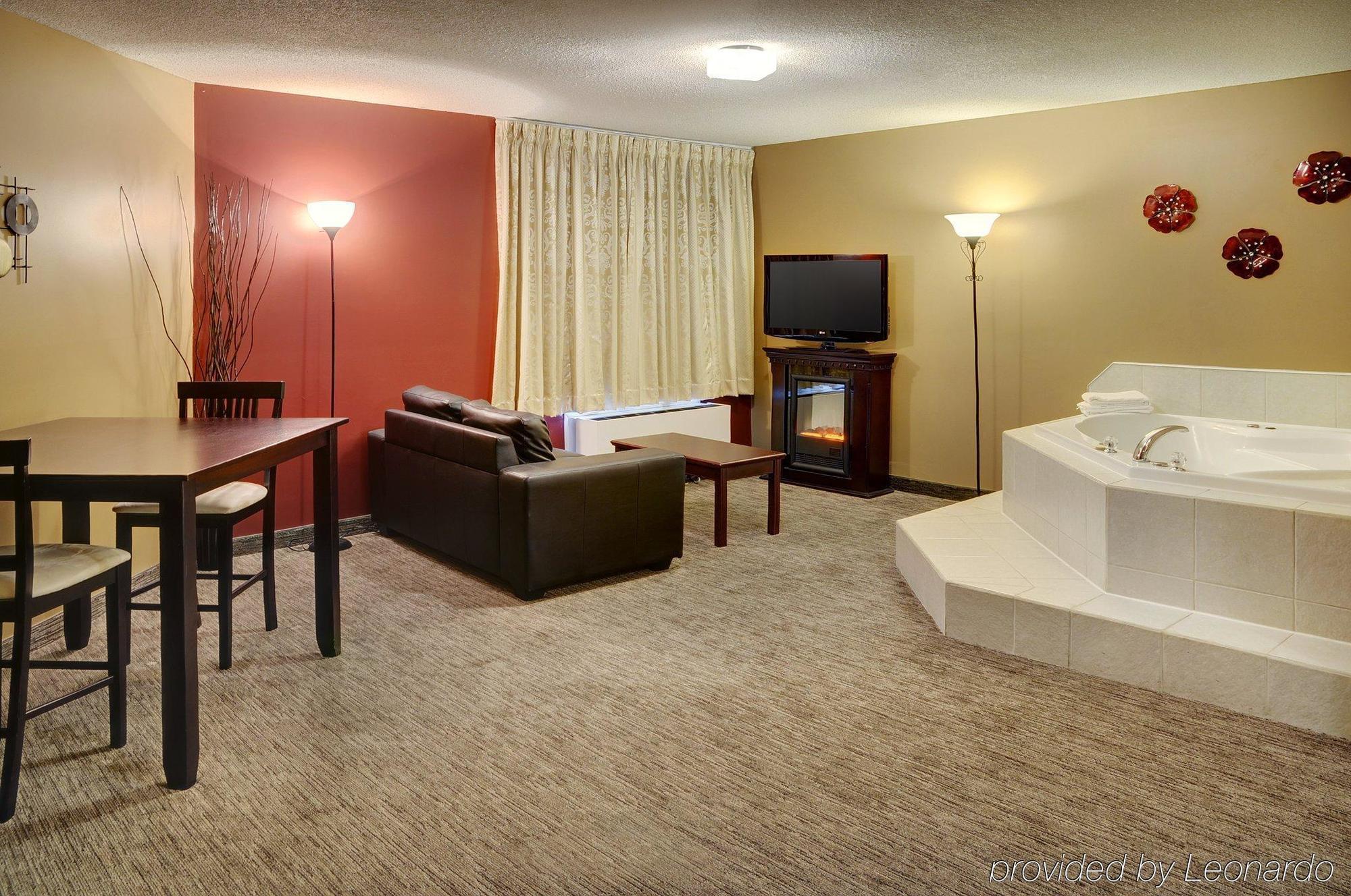 Travelodge Hotel By Wyndham Sudbury Bagian luar foto